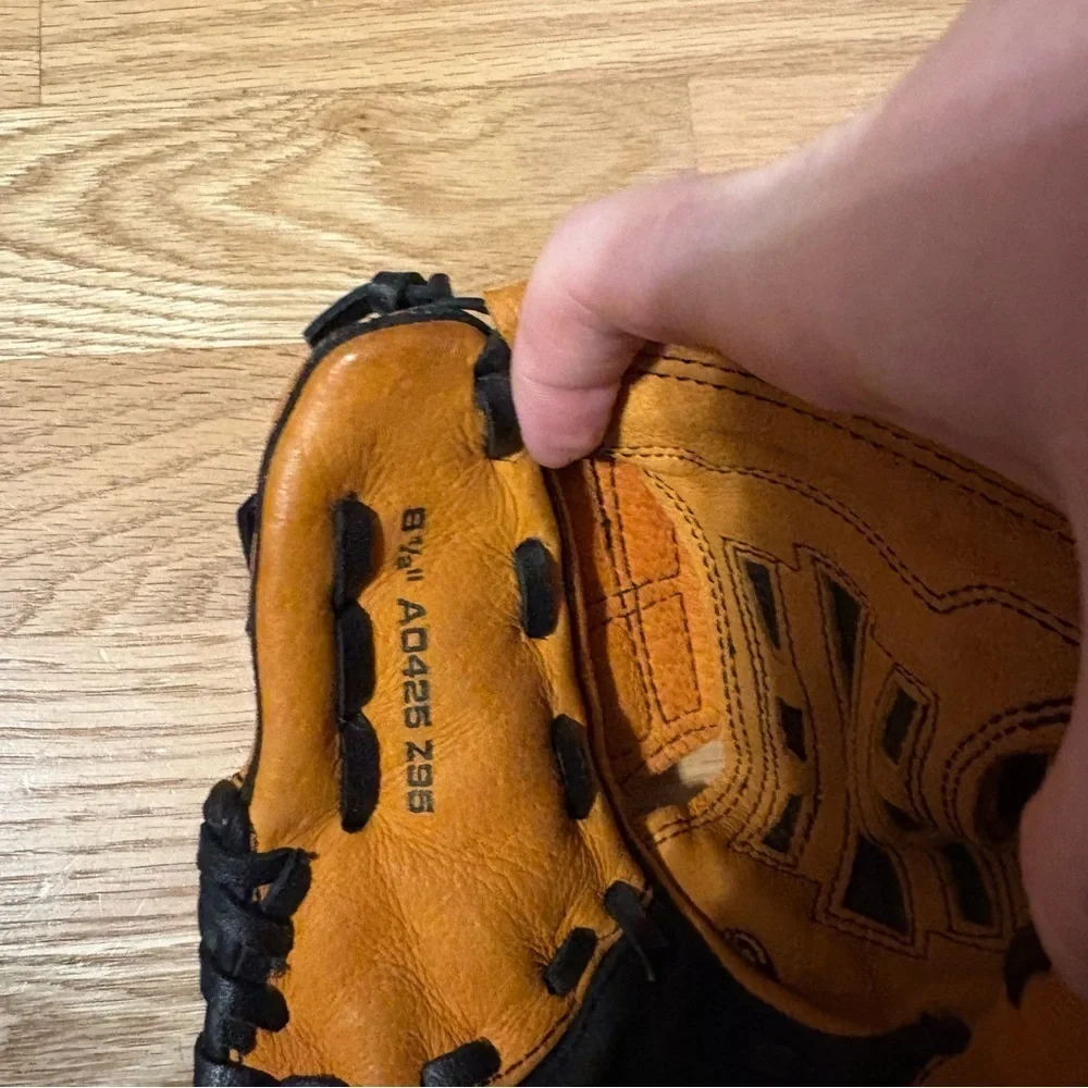 Wilson Youth T-Ball Glove Tan Black EZ Catch 8 1/2”